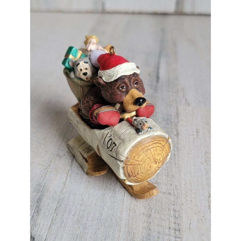 Hallmark Nick Christopher 2007 sledding ornament Xmas‎ bear